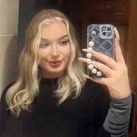 blondeCharlotte