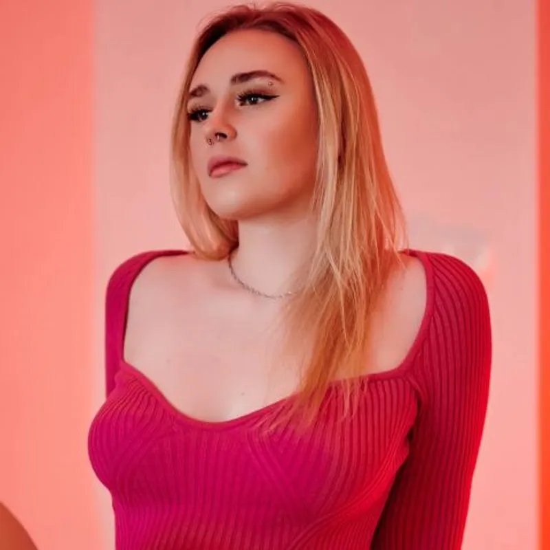 Profilbild von CarmenSapphire, 19 Jahre aus Magdeburg