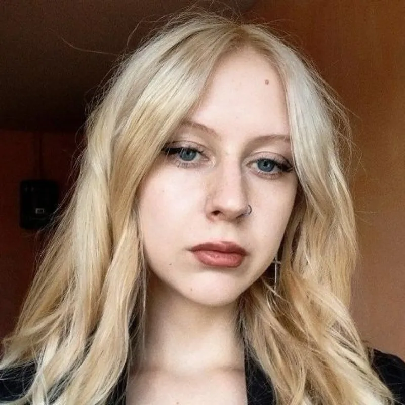 Profilbild von SaraLive, 20 Jahre aus Saarbrücken