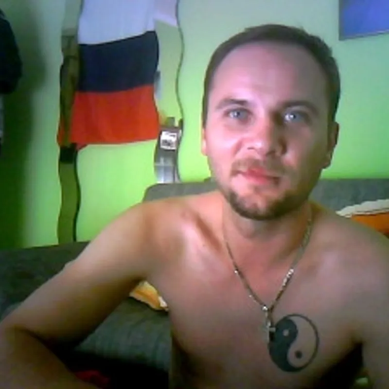 Profilbild von Viktor02, 32 Jahre aus Essen